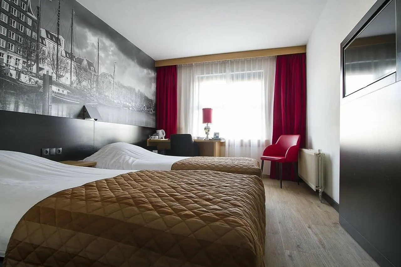 Bastion Hotel Eindhoven Waalre 4*,